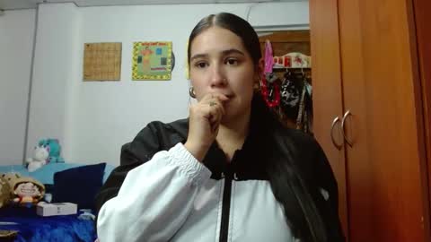 naomi_d online show from March 2025 10:42:01 PM