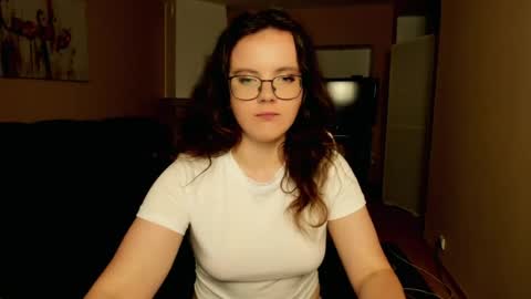 Snapshot of naomi_di chatting on June 2026 07:26:01 PM naomi_di online show from June 2026 07:26:01 PM