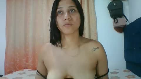 Mia online show from November 2025 11:49:02 PM