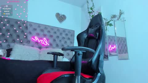 Naomi online show from October 2025 11:14:02 AM