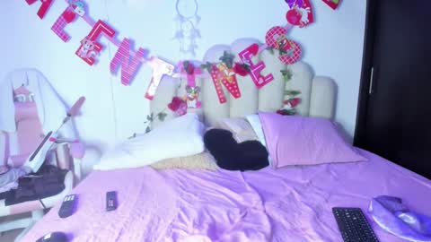    online show from February 2025 02:37:01 PM