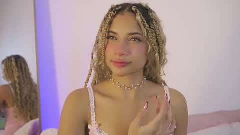 Snapshot of naomidawsonn chatting on April 2026 01:19:02 AM naomidawson online show from April 2026 01:19:02 AM