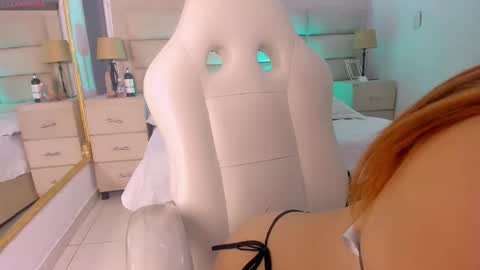 Naomi Frost online show from February 2026 01:10:01 PM