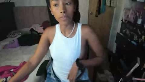 Naomii online show from January 2025 10:26:01 PM