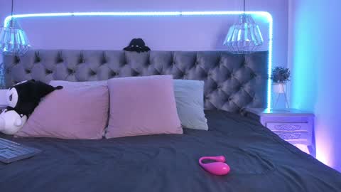 Naomi online show from December 2024 04:09:02 PM