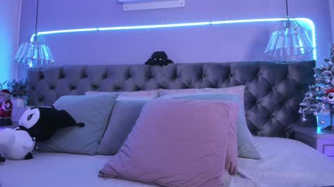 Naomi online show from December 2024 08:05:02 PM