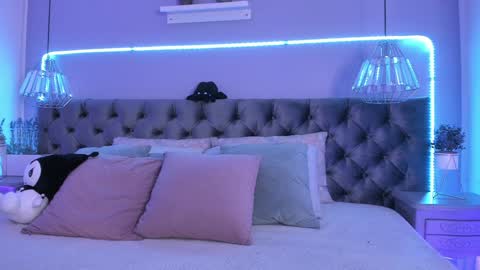 Naomi online show from January 2025 11:24:01 PM