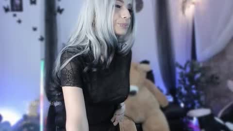 Naomi online show from November 2025 06:37:02 PM