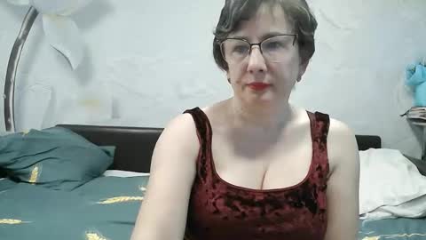 naomimolligan online show from May 2026 12:33:01 PM