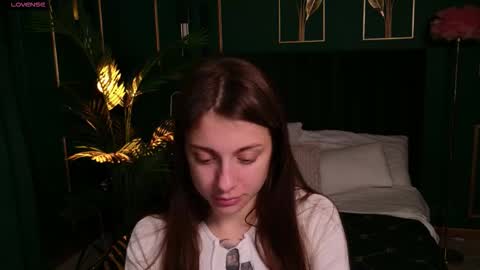 Naomi online show from September 2025 04:45:02 AM