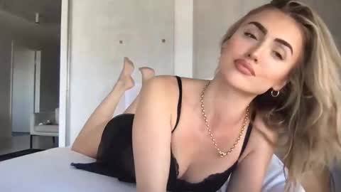 naomirhoades online show from February 2025 01:03:02 AM