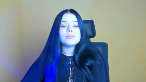 Naomi online show from October 2025 01:40:02 PM