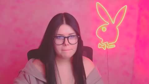 Naomi online show from November 2025 12:38:02 PM