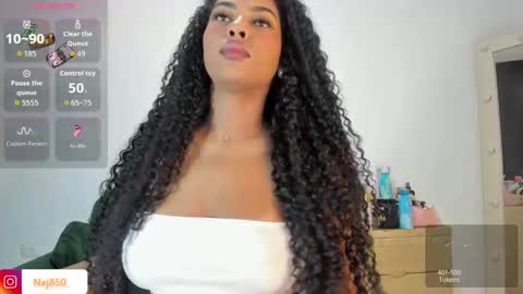 Naomi     online show from September 2025 07:25:01 PM