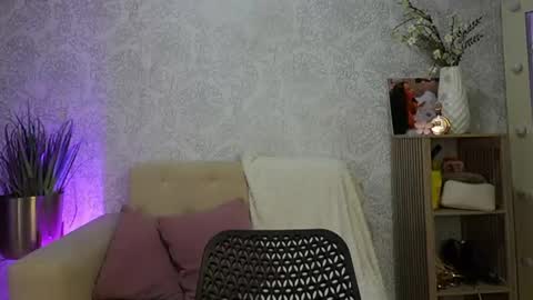Naomi     online show from May 2026 10:47:01 PM