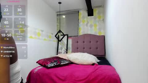 Snapshot of naomy__smith__ chatting on February 2025 05:35:01 PM N A O M Y online show from February 2025 05:35:01 PM