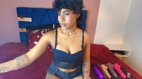 Snapshot of naomy__smith__ chatting on April 2026 08:06:02 PM N A O M Y online show from April 2026 08:06:02 PM