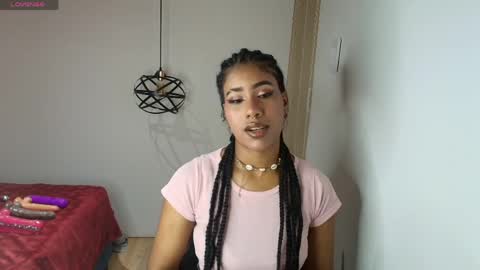 Snapshot of naomy__smith__ chatting on April 2026 05:17:01 PM N A O M Y online show from April 2026 05:17:01 PM