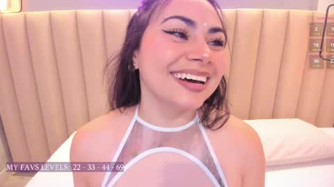 Naomy  online show from October 2025 09:46:01 PM