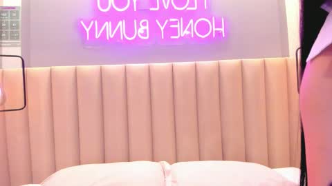 Naomy  online show from October 2025 09:48:02 PM