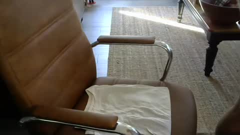 Snapshot of nareth338 chatting on December 2024 10:10:02 PM nareth338 online show from December 2024 10:10:02 PM