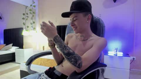 Nascary Fox online show from November 2025 08:16:01 PM