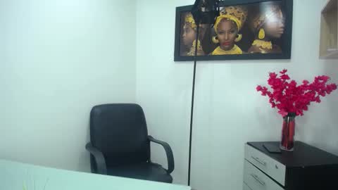 Snapshot of naslly_z chatting on February 2026 01:00:02 PM Naslly Z online show from February 2026 01:00:02 PM