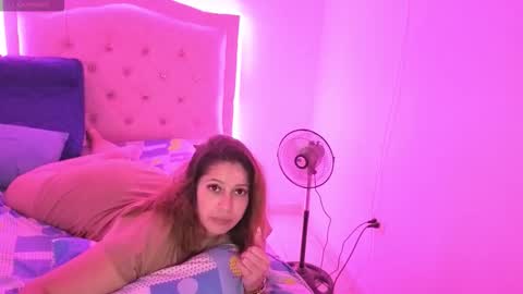 Nasly batista  online show from November 2025 12:54:01 AM