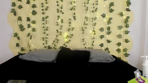 Maira online show from February 2025 11:48:02 PM