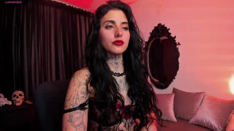 Snapshot of nasty_alice1 chatting on May 2026 01:11:02 AM Goddess Alice online show from May 2026 01:11:02 AM