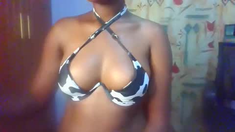 Caren online show from November 2025 05:17:02 PM