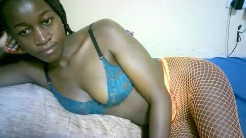 Marie online show from November 2025 04:45:02 AM