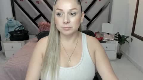 natalia5560 online show from November 2025 01:49:02 PM