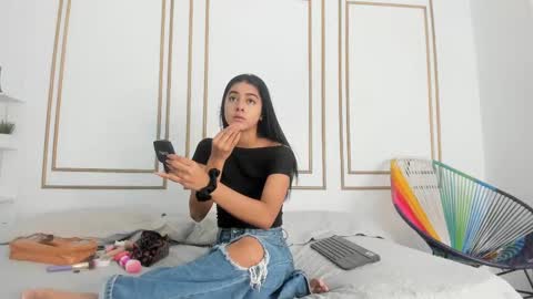 Naty  online show from February 2025 12:19:01 PM