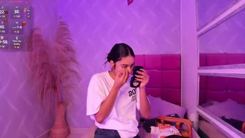 Naty  online show from February 2025 12:20:01 PM