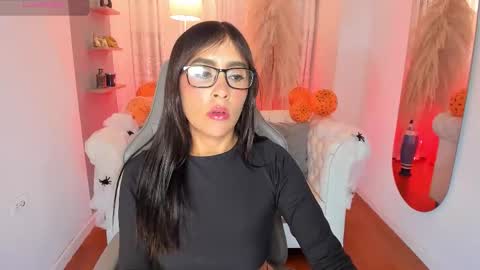 Natalia Leon online show from October 2025 04:23:02 AM