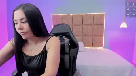 natalia_saenzz_ online show from June 2026 12:04:01 PM