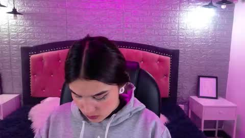 natalie  online show from September 2025 02:55:02 AM