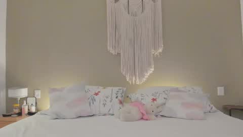 anatalybee online show from September 2025 03:00:02 AM