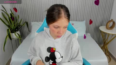 Snapshot of nataly_rodri chatting on February 2025 12:11:02 PM Nataly online show from February 2025 12:11:02 PM