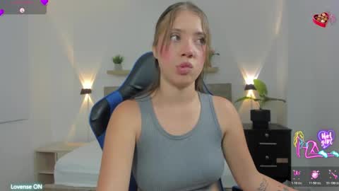 Snapshot of nataly_rodri chatting on February 2026 02:02:02 AM Nataly online show from February 2026 02:02:02 AM