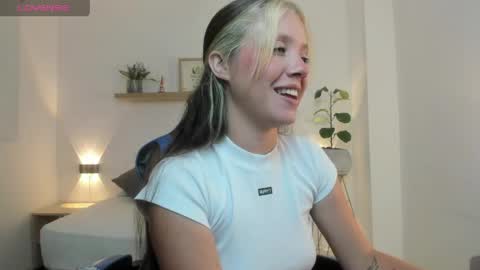Snapshot of nataly_rodri chatting on May 2026 02:18:01 AM Nataly online show from May 2026 02:18:01 AM