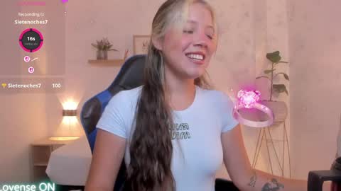 Snapshot of nataly_rodri chatting on May 2026 02:18:02 AM Nataly online show from May 2026 02:18:02 AM