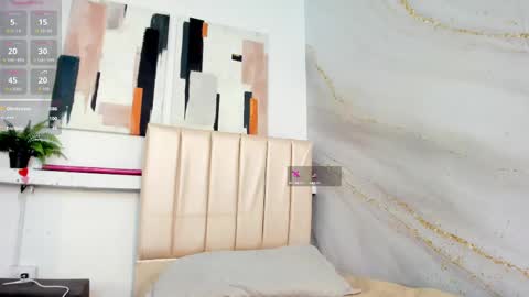 Naty online show from September 2025 10:20:01 PM