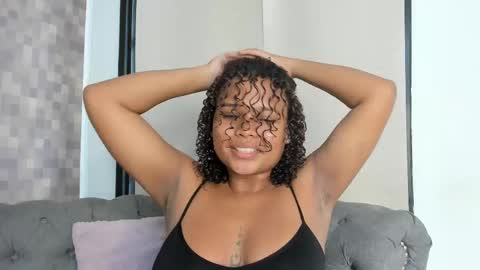 Naty online show from September 2025 07:30:02 PM