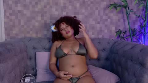 Naty online show from November 2025 07:35:01 PM