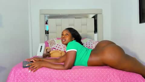 Snapshot of natasha_joyy chatting on October 2025 01:06:02 AM SARA online show from October 2025 01:06:02 AM