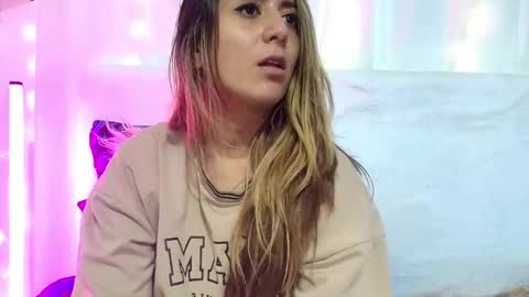 Snapshot of natasha_peach_ chatting on January 2025 02:15:01 AM Natasha online show from January 2025 02:15:01 AM