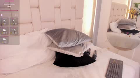 Natasha Smith online show from December 2024 05:00:02 AM