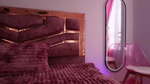 Natasha Vesper  online show from December 2025 08:05:02 PM